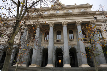 Archivo - Fachada del Palacio de la Bolsa de Madrid, a 23 de diciembre de 2022, en Madrid (España). El Ibex 35 ha iniciado la sesión con comportamiento plano (-0,04%), lo que ha llevado al selectivo