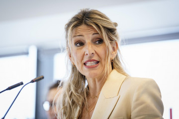 La vicepresidenta segunda y ministra de Trabajo y Economía Social, Yolanda Díaz, presenta la Herramienta de Prevención para el Empleo en el Hogar, en el Espacio Boulevar30, a 14 de mayo de 2025, en