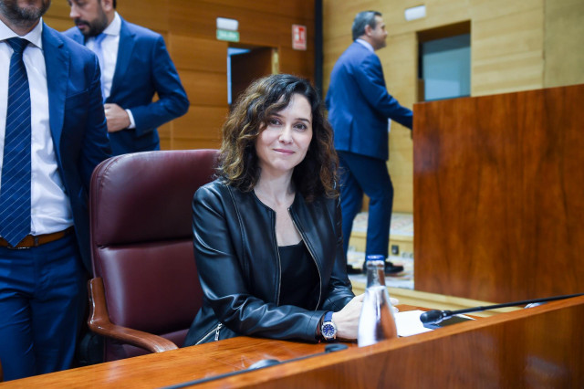 La presidenta de la Comunidad de Madrid, Isabel Díaz Ayuso, durante un pleno de la Asamblea de Madrid, a 14 de mayo de 2025, en Madrid (España).