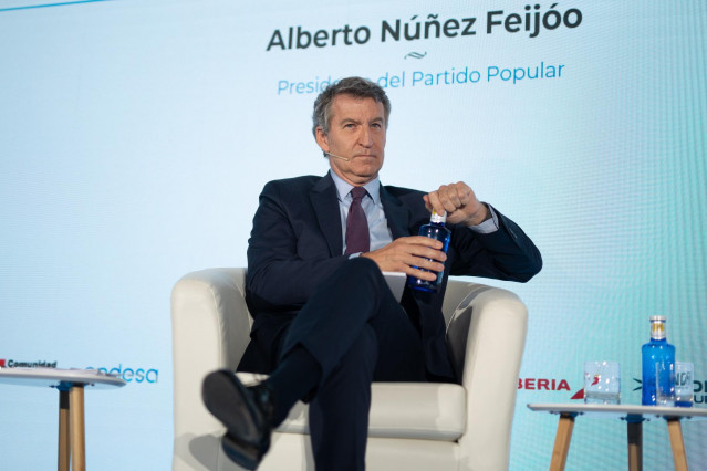 El presidente del Partido Popular, Alberto Núñez Feijóo, interviene durante la segunda jornada del VI Foro Internacional Expansión, en el Parador de Alcalá de Henares, a 22 de mayo de 2025, en Alcalá de Henares, Madrid (España).