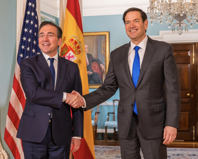 El ministro de Asuntos Exteriores, Unión Europea y Cooperación, José Manuel Albares, y el secretario de Estado norteamericano, Marco Rubio, se reúnen en Washington