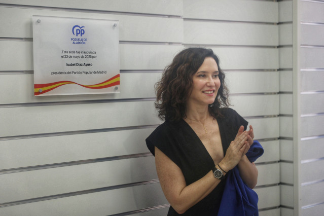 La presidenta de la Comunidad de Madrid y del PP de Madrid, Isabel Díaz Ayuso, inaugura la nueva sede del Partido Popular de Pozuelo de Alarcón, a 23 de mayo de 2025, en Pozuelo de Alarcón, Madrid (España).