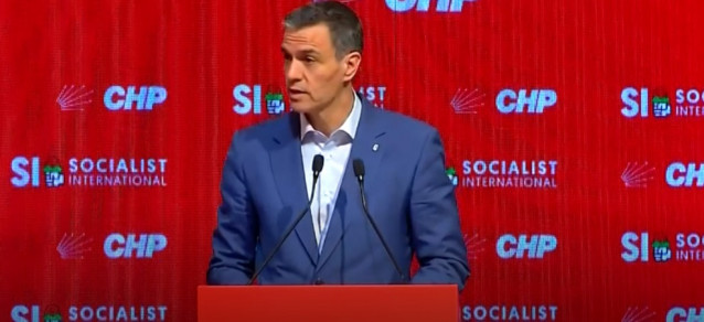 El presidente del Gobierno, Pedro Sánchez,  una violación del derecho humanitario internacional