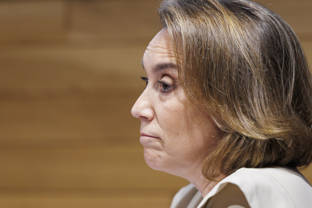 La secretaria general del PP, Cuca Gamarra, durante el nuevo ‘Foro Radio Rioja’ organizado por Radio Rioja Cadena SER, en el Espacio Lagares, a 2 de mayo de 2025, en Logroño, La Rioja (España).
