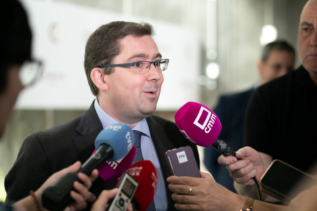 Archivo - El director general de Economía y Estadística del Banco de España, Ángel Gavilán, atiende a los medios en Toledo.