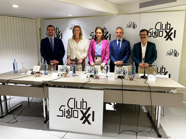 La vicesecretaria de Desarrollo Sostenible del PP, Paloma Martín, antes del coloquio en el Club Siglo XXI, el 26 de mayo de 2025, en Madrid (España).