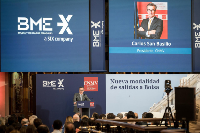 El presidente de la CNMV, Carlos San Basilio, durante la presentación de la nueva modalidad de salidas a Bolsa, a 21 de mayo de 2025, en Madrid (España).