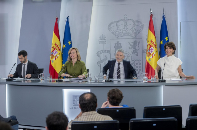 Varios ministros, entre ellos el del Interior, Fernando Grande-Marlaska, en la rueda de prensa posterior al Consejo de Ministros