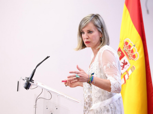 La portavoz de Sumar en el Congreso, Verónica Martínez, durante una rueda de prensa posterior a la Junta de Portavoces, en el Congreso de los Diputados, a 27 de mayo de 2025, en Madrid (España).