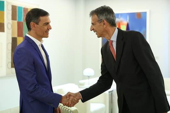 El presidente del Gobierno, Pedro Sánchez,  recibe al consejero delegado de InnoEnergy