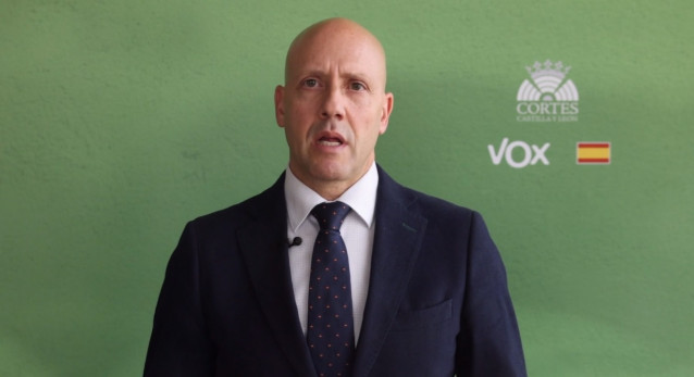 Archivo - El portavoz del Grupo Vox en las Cortes, Carlos Menéndez, en un vídeo remitido por el partido
