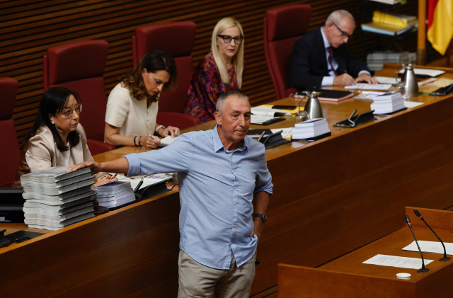 El síndic de Compromís, Joan Baldoví, en el pleno de presupuestos
