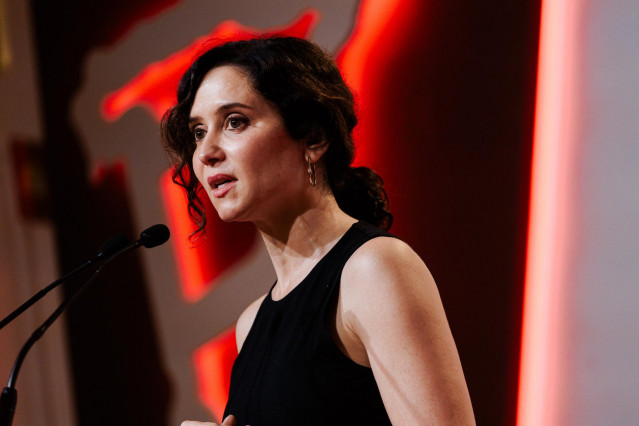 La presidenta de la Comunidad de Madrid, Isabel Díaz Ayuso, interviene durante la gala de entrega de los III Premios Proyección de España, en el Four Seasons Hotel Madrid