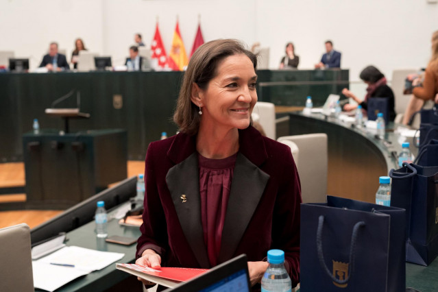 Archivo - La portavoz del PSOE en el Ayuntamiento de Madrid, Reyes Maroto, a su llegada a una sesión extraordinaria del Pleno municipal, en el Palacio de Cibeles, a 23 de diciembre de 2024 en Madrid (España).