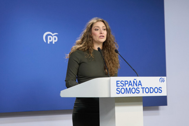 Archivo - La vicesecretaria de Sanidad y Educación del PP, Ester Muñoz, durante una rueda de prensa posterior a la reunión del Comité de Dirección del Partido Popular, en la sede nacional del partido, a 2 de diciembre de 2024, en Madrid (España).