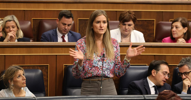 La vicepresidenta tercera y ministra para la Transición Ecológica, Sara Aagesen, interviene durante una sesión de control al Gobierno, a 28 de mayo de 2025, en Madrid (España).