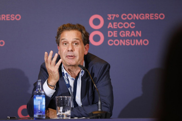 Archivo - El presidente ejecutivo de la Corporación Hijos de Rivera (Estrella Galicia), Ignacio Rivera, en rueda de prensa en el 37º Congreso de Gran Consumo de Aecoc.