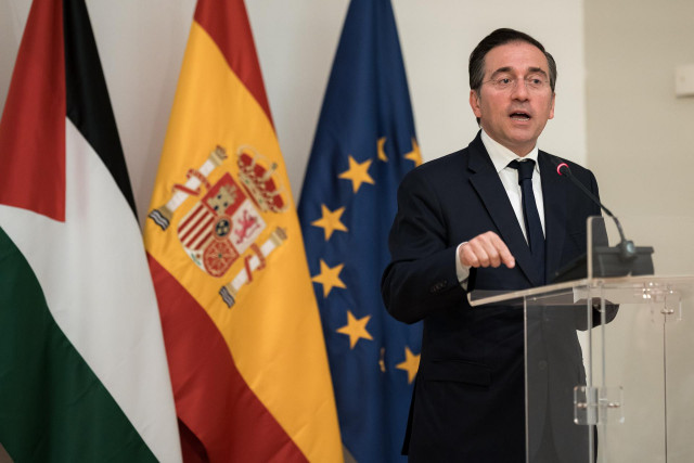 El ministro de Asuntos Exteriores, Unión Europea y Cooperación, José Manuel Albares, interviene durante el acto de conmemoración del primer aniversario del reconocimiento del Estado de Palestina