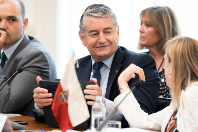 El consejero de la Presidencia, Antonio Sanz, este miércoles durante su presencia en la reunión preparatoria de la Conferencia de Presidentes, que se celebrará el 6 de junio en Barcelona.