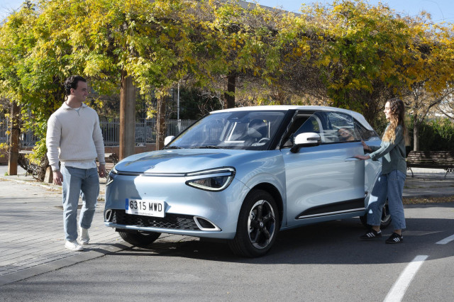 Archivo - Dongfeng regalará su modelo eléctrico 'BOX' a la mejor nota de la selectividad de 2025 un año más.