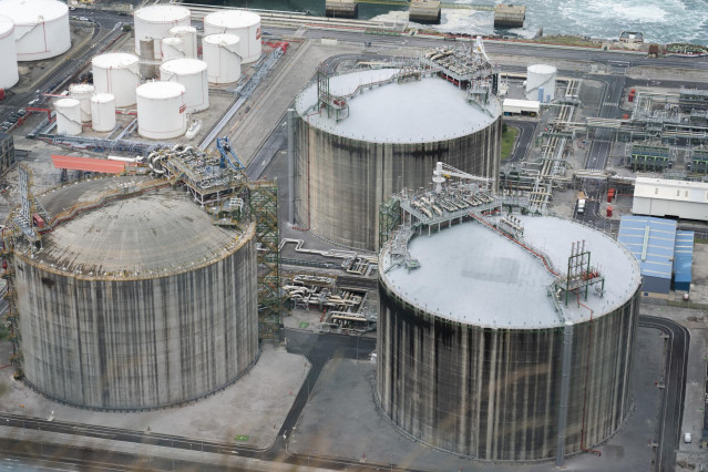 Archivo - Vista de la planta regasificadora de la Bahía de Bizkaia Gas (BBG), a 10 de octubre de 2022, en Vizcaya, Bilbao, País Vasco (España). BBG es una de las opciones más interesantes para las empresas gasistas europeas dada la estratégica ubicación g
