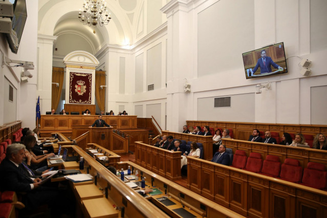 Pleno de las Cortes para debatir y votar el nuevo Estatuto de Autonomía de Castilla-La Mancha