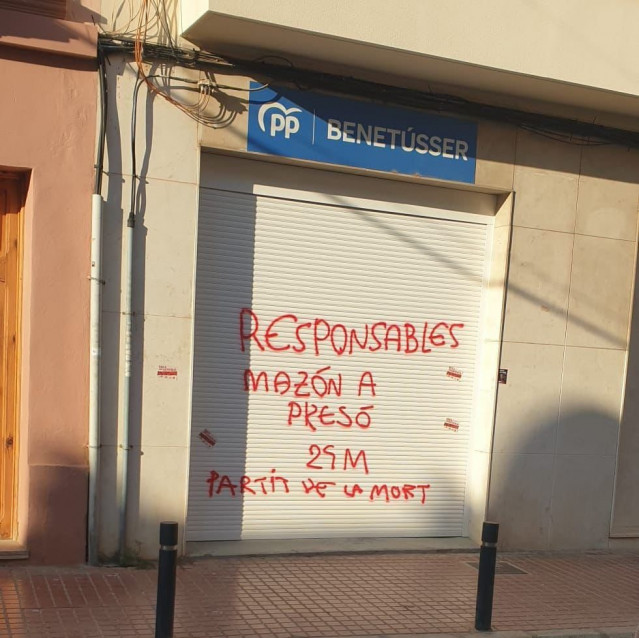 El PP condena pintadas de 'Mazón a prisión' y 'responsables' en las sedes del partido en Benetússer, Alfafar y Catarroja (Valencia)