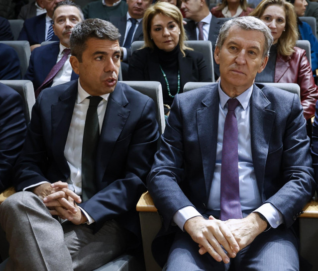 El presidente de la Generalitat valenciana, Carlos Mazón, y el líder del PP, Alberto Núñez Feijóo.
