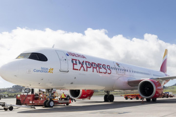 Archivo - Avión de Iberia Express.