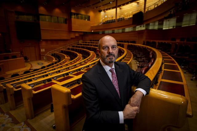 El presidente del Senado, Pedro Rollán, posa tras una entrevista para Europa Press, en el Senado, a 29 de mayo de 2025, en Madrid (España). Pedro Rollán es presidente del Senado desde agosto de 2023. Anteriormente  fue presidente en funciones de la Comuni