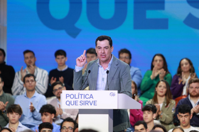 Archivo - El presidente del PP de Andalucía, Juanma Moreno, en una imagen de archivo.