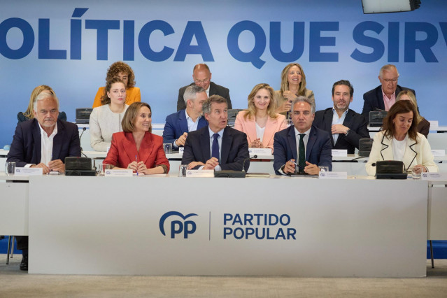 El líder del PP, Alberto Núñez Feijóo, preside la reunión del Comité Ejecutivo Nacional, en la sede del PP, a 12 de mayo de 2025, en Madrid (España).