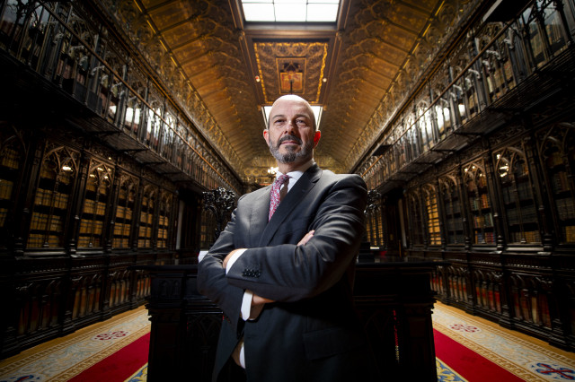El presidente del Senado, Pedro Rollán, posa tras una entrevista para Europa Press, en el Senado, a 29 de mayo de 2025, en Madrid (España).