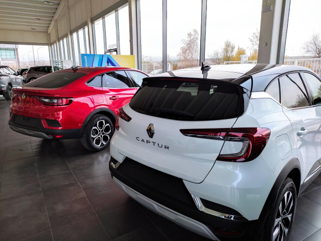 Archivo - Las matriculaciones de coches en España aumentaron un 18,55% en mayo, hasta las 112.820 unidades.