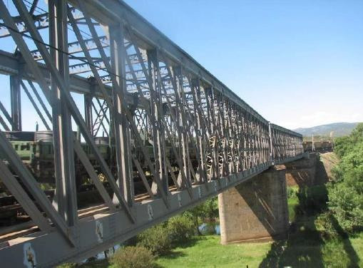 Transportes adjudica por 12,7 millones de euros la adaptación de 52 estructuras para el transporte de mercancías entre Málaga y Ciudad Real.