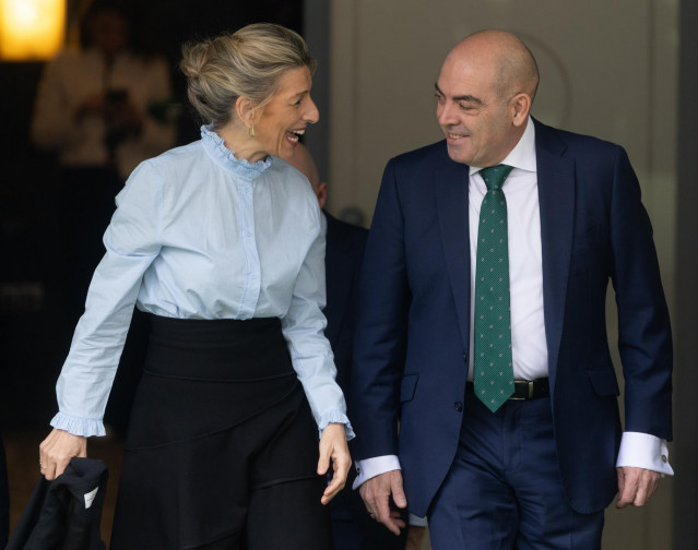 Archivo - El presidente de ATA, Lorenzo Amor, y la vicepresidenta segunda del Gobierno y ministra de Trabajo y Economía Social, Yolanda Díaz.