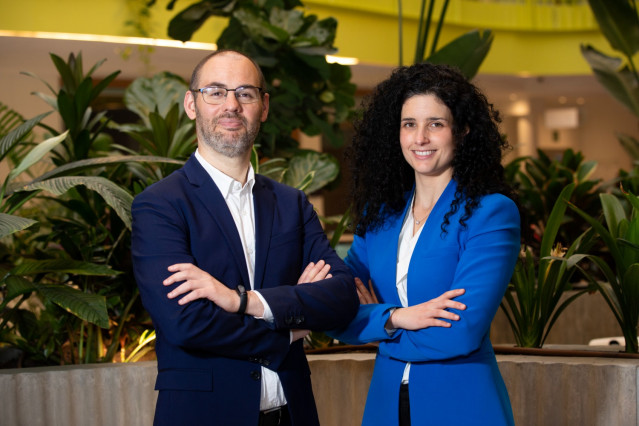 Unai Ansejo y Carlota Corral, de Indexa Capital.