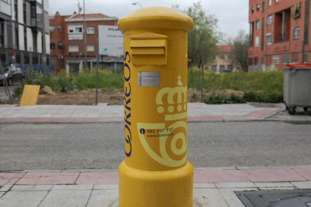 Archivo - Un buzón de Correos
