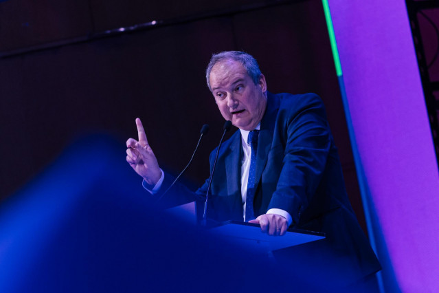 Archivo - El ministro de Industria y Turismo, Jordi Hereu