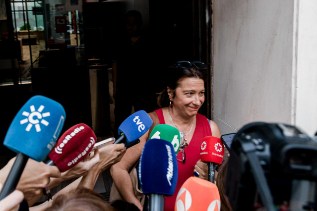 La exconcejal socialista Leire Díez a su salida de la sede del PSOE en Ferraz, a 3 de junio de 2025, en Madrid (España).