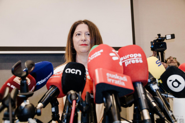 La exmilitante socialista Leire Díez durante una rueda de prensa, en el Hotel Novotel, a 4 de junio de 2025, en Madrid  (España).