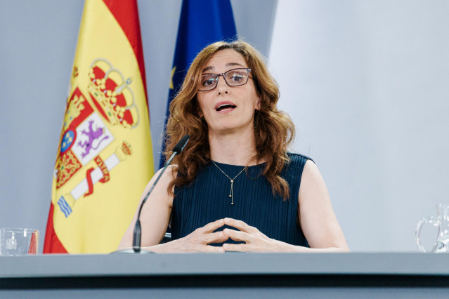 La ministra de Sanidad, Mónica García, durante una rueda de prensa posterior a la reunión del Consejo de Ministros, a 3 de junio de 2025, en Madrid (España). El Gobierno ha aprobado en el Consejo de Ministros un real decreto que establece la creación de 5