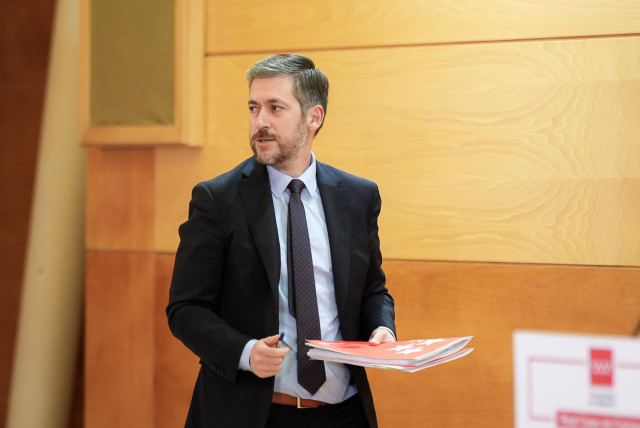 Archivo - El consejero de Presidencia de la Comunidad de Madrid, Miguel Ángel García Martín, ofrece una rueda de prensa