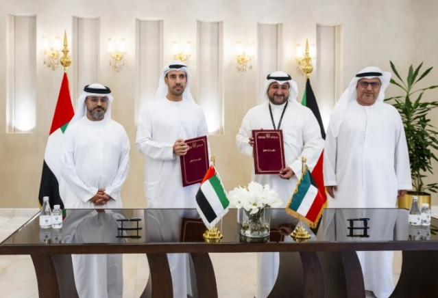 Archivo - Firma del acuerdo entre Edge Group y el Ministerio de Defensa de Kuwait