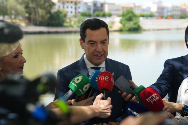 El presidente de la Junta de Andalucía, Juanma Moreno, este jueves en Sevilla