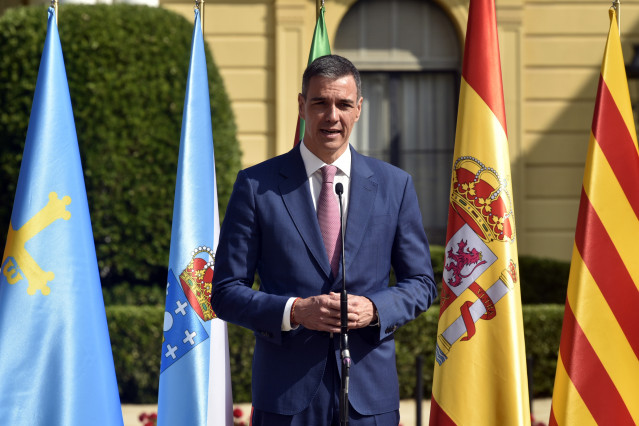 El presidente del Gobierno, Pedro Sánchez, ofrece una declaración institucional durante la XXVIII Conferencia de Presidentes, en Palau de Pedralbes de Barcelona, a 6 de junio de 2025, en Barcelona, Catalunya (España).