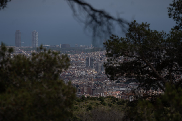 Vistas de la ciudad desde el Parc Natural de la Serra de Collserola, a 14 de mayo de 2025, en Barcelona