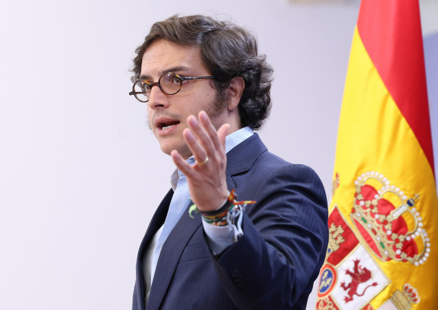 Archivo - El diputado de VOX, José María Figaredo, durante una rueda de prensa en el Congreso de los Diputados.