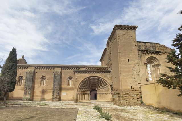 Archivo - Exterior del Real Monasterio de Santa María de Sijena.