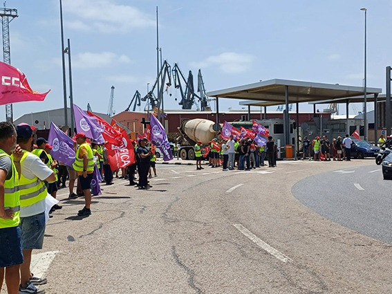 El seguimiento de la segunda jornada de la huelga en Fertiberia ha sido cercano al 100%, según sindicatos.